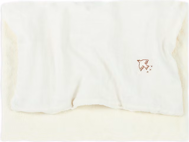 Manta de invierno bordada Nobodinoz blanca de tejido suave y materiales reciclados