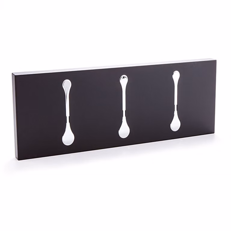 Perchero de pared ORESTELUCHETTA de metal en negro mate y plata, An/P/Al: 48 x 18 x 3 cm