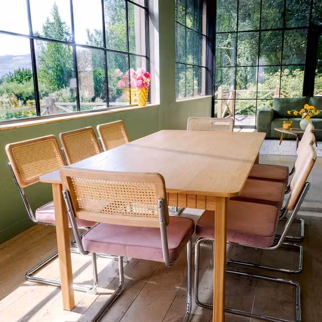 Mesa de comedor rectangular Oviala en mdf laminado color roble marrón con acabado mate
