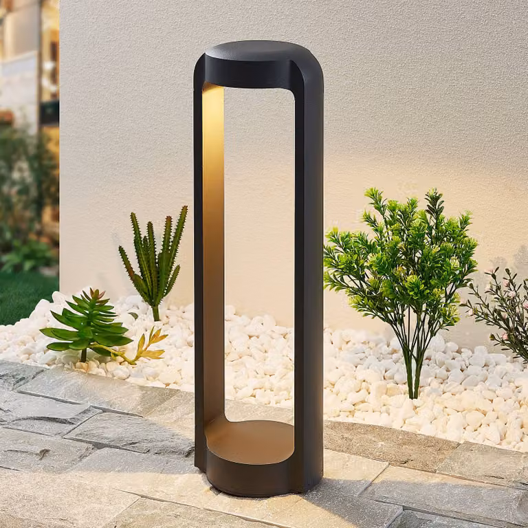 Baliza LED Habsa Lucande para exterior y jardín, color negro, diseño moderno en metal y aluminio con protección IP65