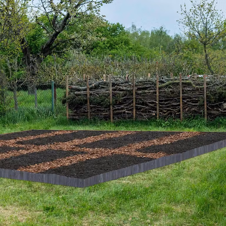 Bordes flexibles de madera Northix para jardines ornamentales en color marrón