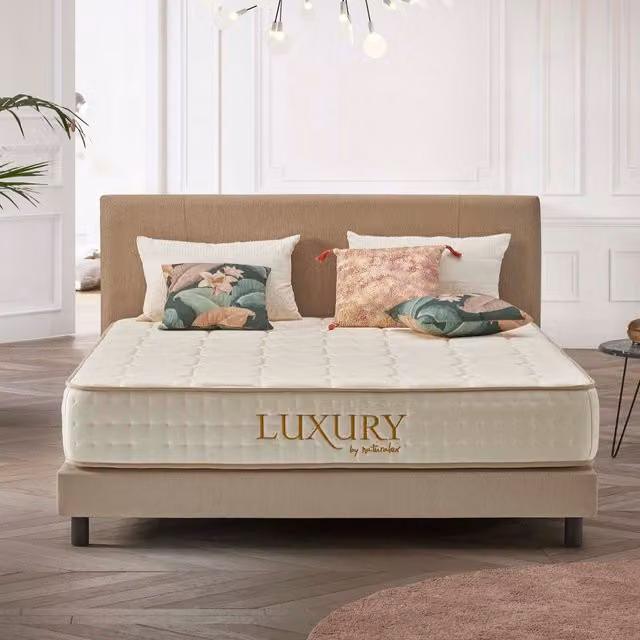 Colchón híbrido Luxury de Naturalex en color blanco, con muelles ensacados, espuma viscoelástica HR y blue latex, de 7 zonas y reversible, An/P: 140 x 190 cm, Altura: 26 cm