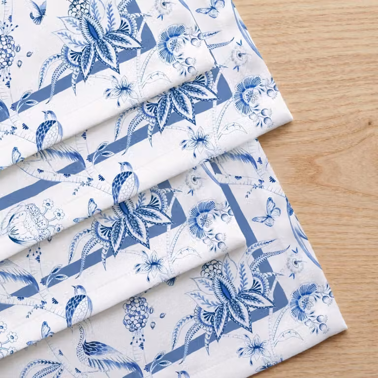 Pack de 4 servilletas de algodón con diseño floral de Naf Naf en azul y blanco, An/An: 45 x 45 cm
