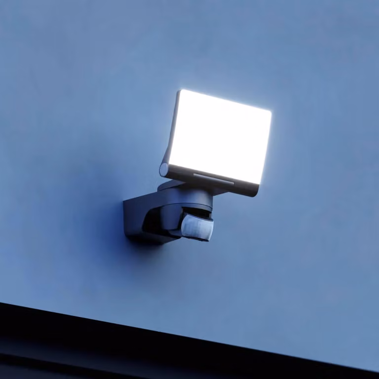 Foco exterior LED Steinel XLED Home 2 SC negro con sensor inteligente y Bluetooth para jardín
