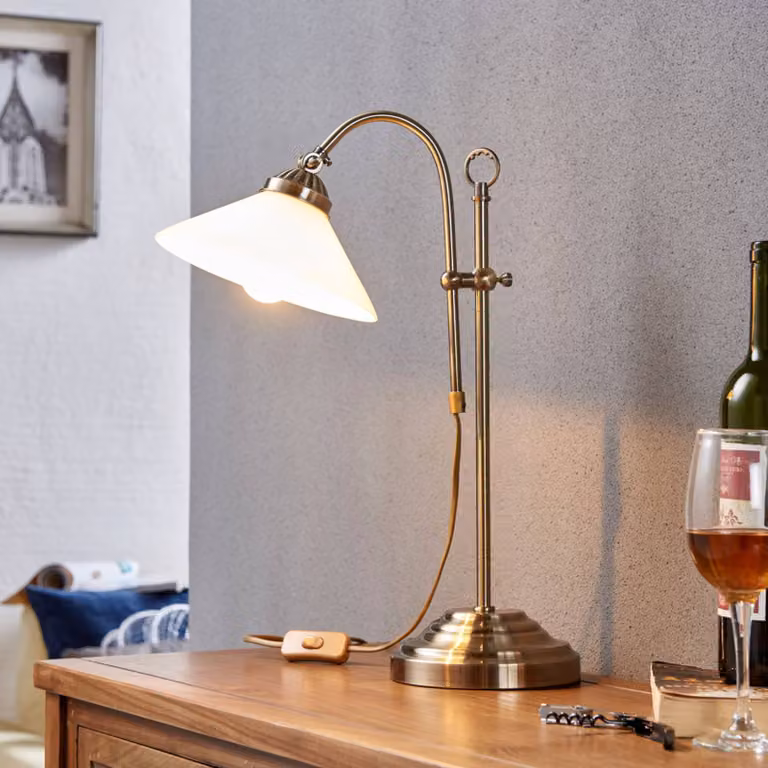 Lámpara de mesa Otis de Lindby en latón y cristal con altura ajustable de 60 cm