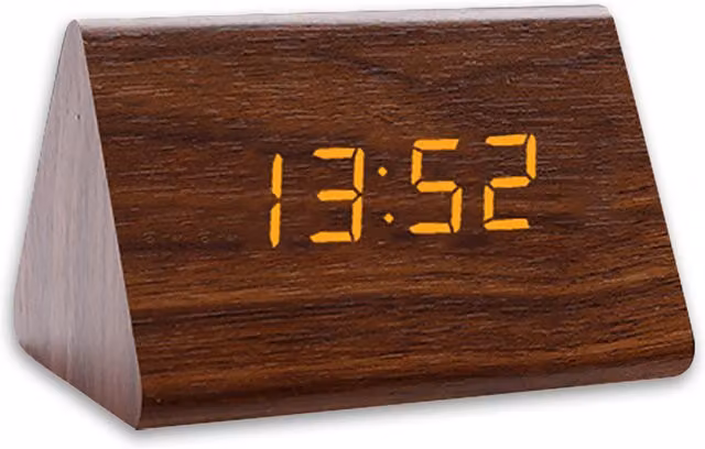Reloj Despertador Digital LED TUSERXLN para Mesa con 3 Alarmas, Recargable por USB y Brillo Ajustable en Negro, Marrón o Blanco