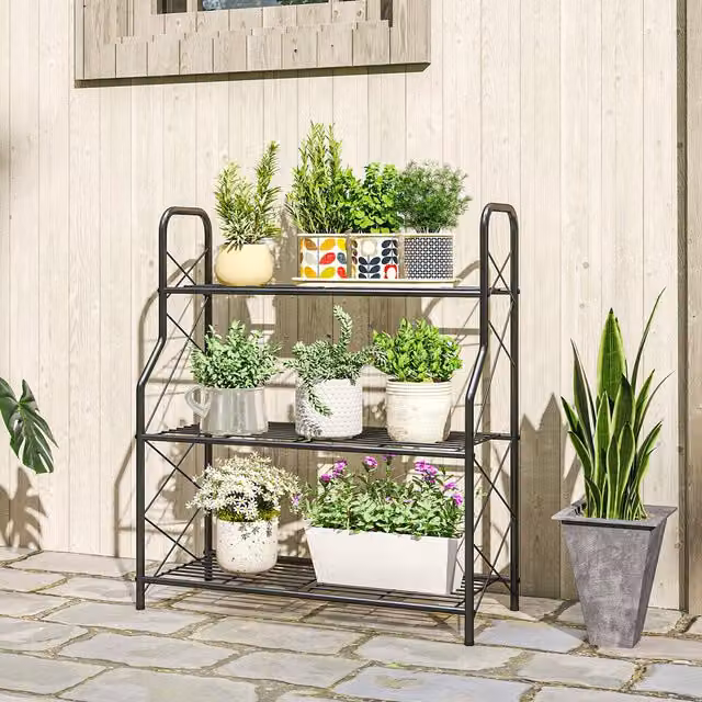 Soporte para plantas Outsunny de 3 niveles en metal negro mate para jardín y terraza, An/P/Al: 69 x 28.5 x 78 cm