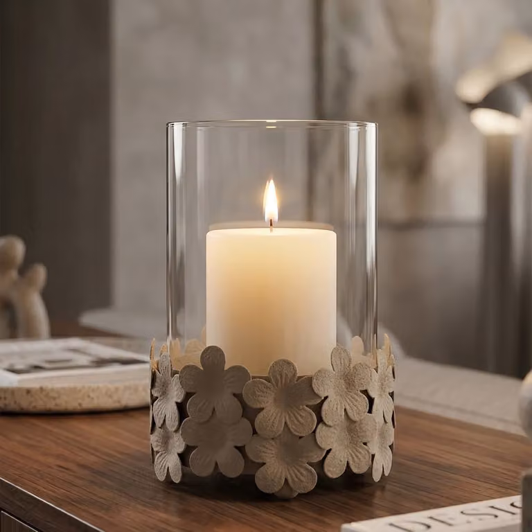 Portavelas floral Mauro Ferretti de metal y cristal color beige, An/P/Al: 12 x 12 x 16 cm