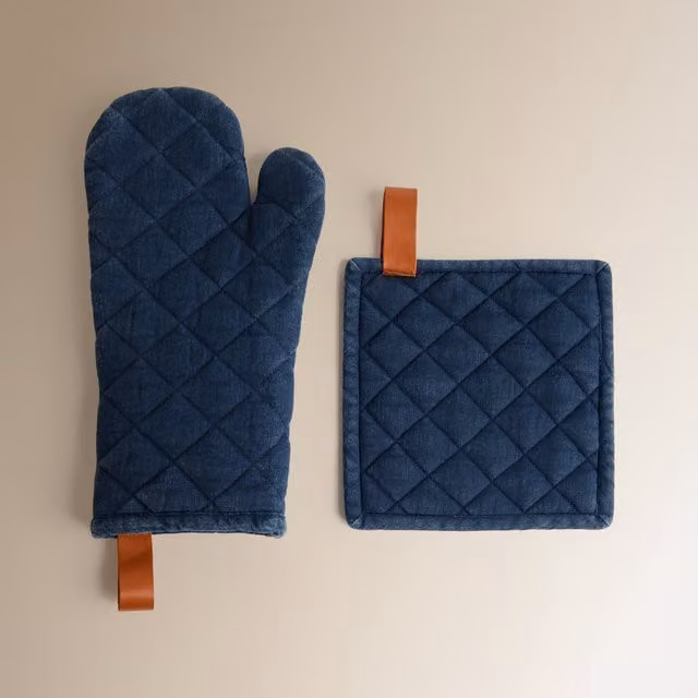 Set de manopla y agarrador Vali de El Corte Inglés en color azul y algodón con lazo para colgar