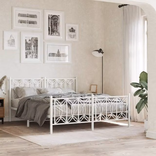 Estructura de cama de metal Maison Exclusive con estribo en color blanco, An/P/Al: 150 x 200 x 90 cm