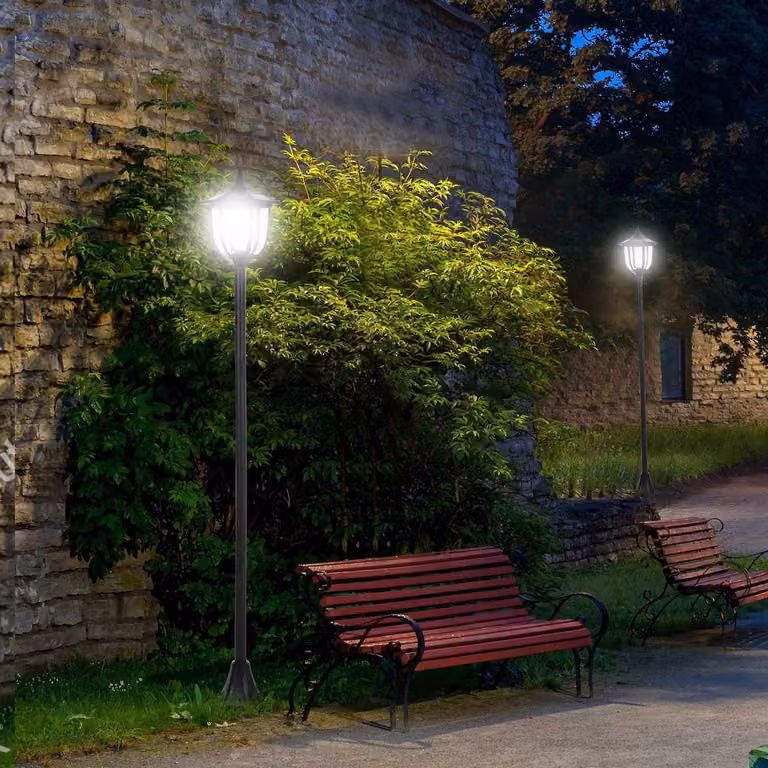 Lámpara solar LED Northio para jardín y terraza, farol de pie en plástico negro con luz blanca cálida, Diámetro: 26,5 cm, Altura: 177 cm