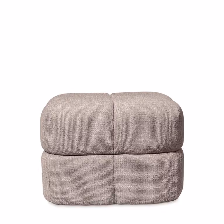 Puff moderno de diseño tipo cubo tapizado de Koketto Home en color beige