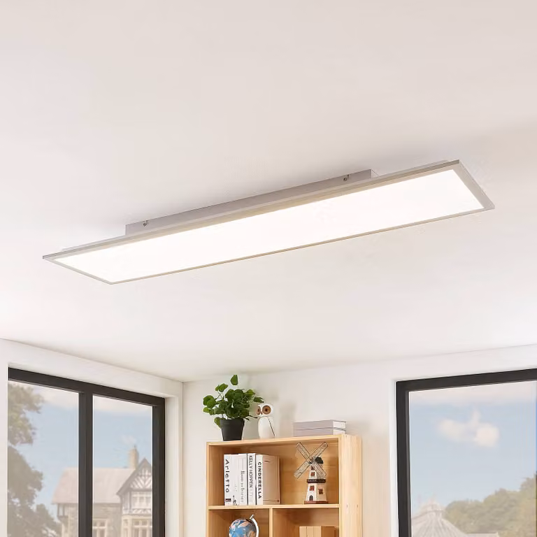 Panel LED Lindby para cocina en blanco y plata con acabado moderno de montaje en superficie