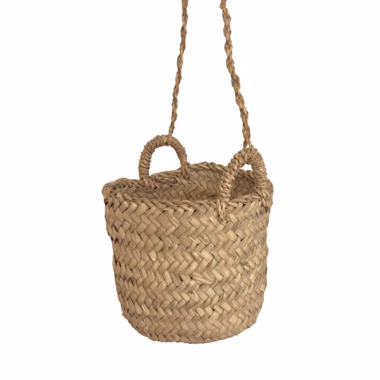 Cesta colgante de palmeras LOJI de ratán y madera en color beige estilo boho
