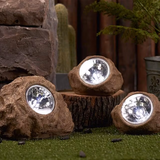 Pack de 3 balizas solares LED Lumisky Rocky para jardín, acabado efecto piedra color marrón y beige, protección IP44