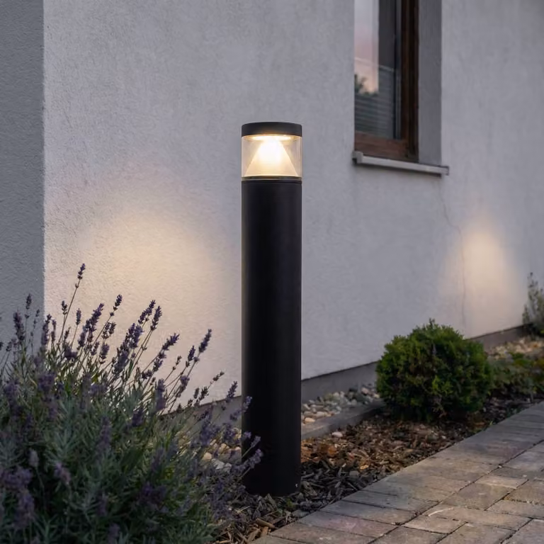 Baliza LED Darja de Lucande para exterior en aluminio gris y blanco con luz blanca cálida