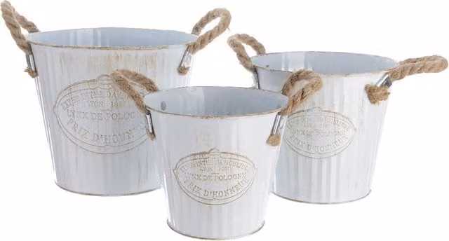 Set de 3 cubos de zinc Decoris con asa de cuerda en color blanco para mesa, estilo rústico y forma redonda. Diámetros: 20 cm, 17 cm y 15 cm. Alturas: 17 cm, 15 cm y 13 cm.