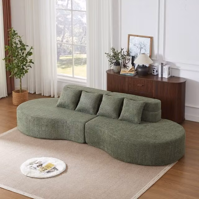 Sofá Modular Kellany de 310 cm en color verde, compuesto por 2 piezas de espuma viscoelástica de alta densidad con fundas de tela texturizada extraíbles y lavables de estilo minimalista
