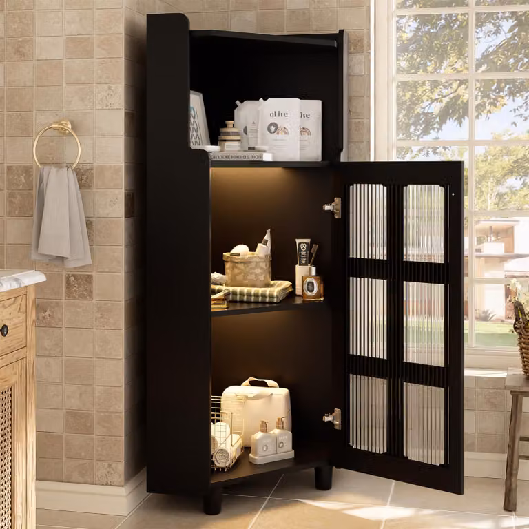Mueble de esquina moderno para baño MODFU con acabado lacado negro, iluminación LED, estante abierto y armario con puertas de cristal