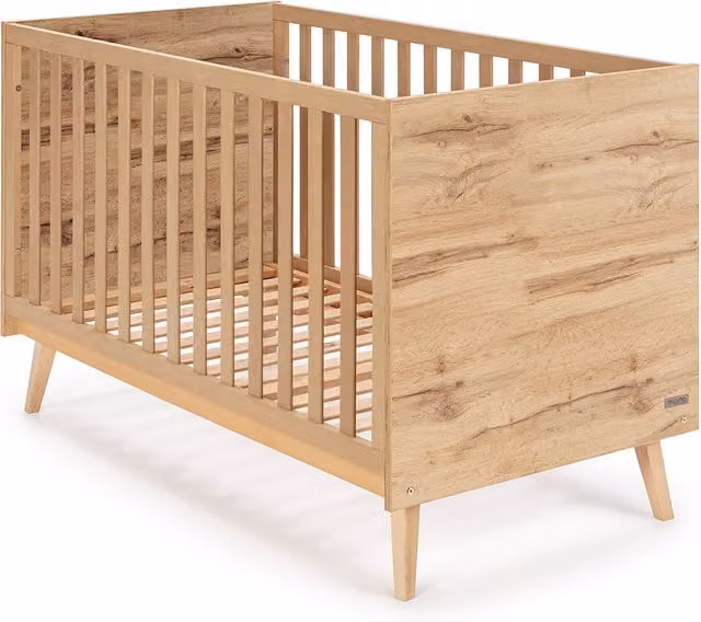 Cuna convertible Micuna Big Martha de madera de roble en color marrón con lamas abatibles An/P/Al: 140 x 70 cm