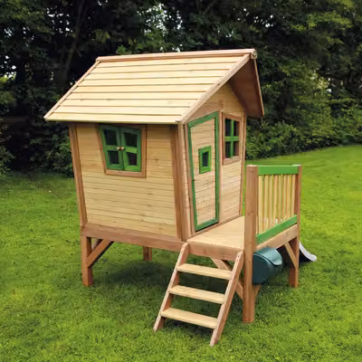 Casa de juegos Robin de AXI con tobogán, fabricada en madera resistente a los rayos UV, color marrón y verde con detalles en blanco