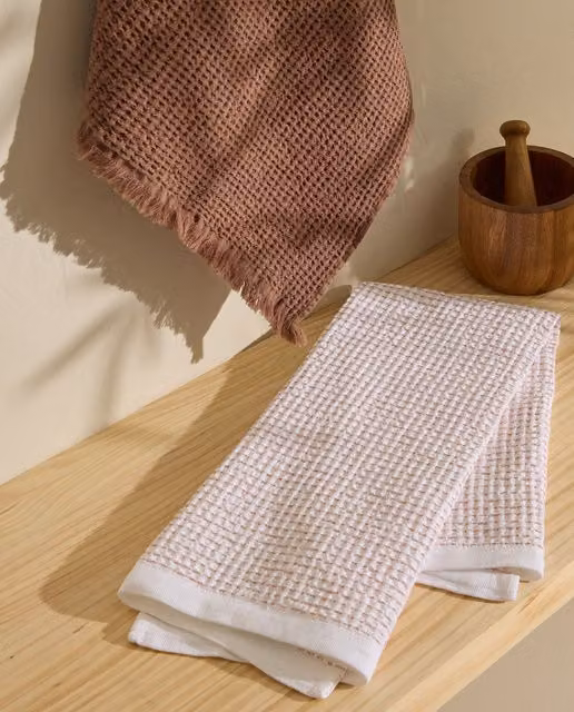 Set de 2 paños de cocina de algodón con tejido de nido de abeja de El Corte Inglés