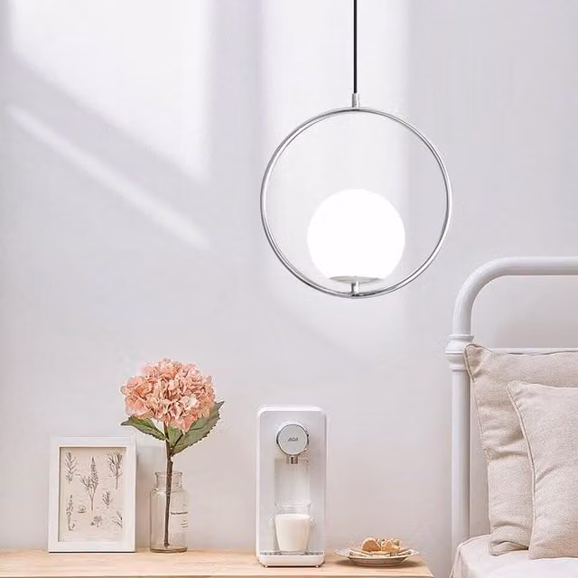 Lámpara colgante nórdica ALPINALUZ de aluminio y cristal con pantalla de esfera para salón, comedor o dormitorio, disponible en negro, cromado o dorado con altura ajustable y casquillo E27