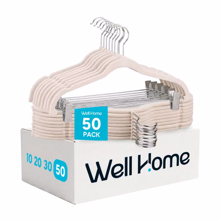 Set de 50 perchas de terciopelo antideslizantes con clips y gancho giratorio WELLHOME en color beige