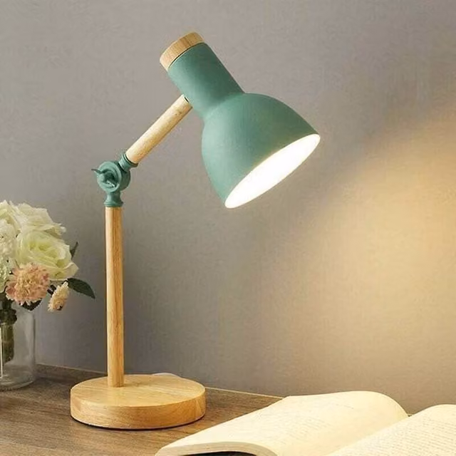 Lámpara de mesa nórdica ODIPIE ajustable con base de madera y pantalla verde para lectura y estudio con casquillo E27