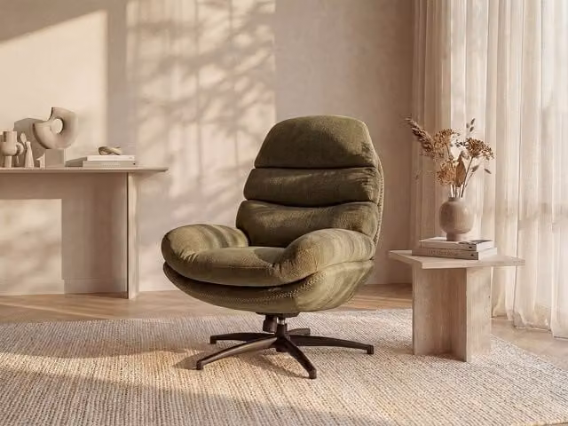 Sillón giratorio de tela Lizuta de Vente-Unique en color verde
