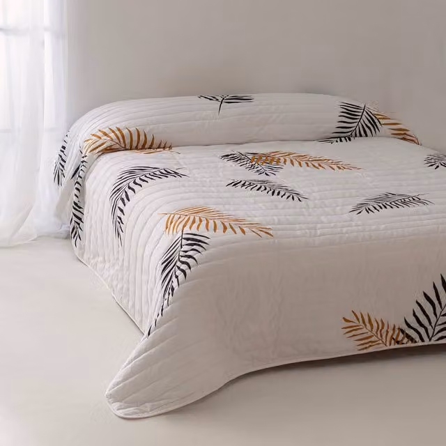 Colcha de algodón acolchada Foliage con diseño floral en blanco, negro y amarillo, An/P: 270 x 270 cm