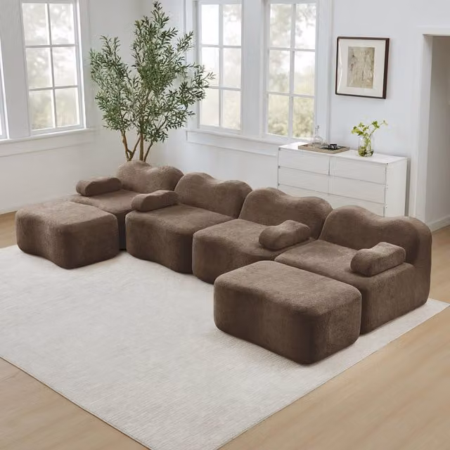 Sofá Modular de Terciopelo HAUSS SPOLE de 4 Plazas en Color Marrón con Reposapiés a Juego y Diseño Ondulado en Forma de U para Salón