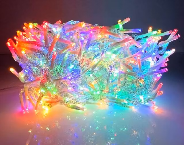 Cortina de luces LED StarryLights multicolor con 600 luces y diseño conectable