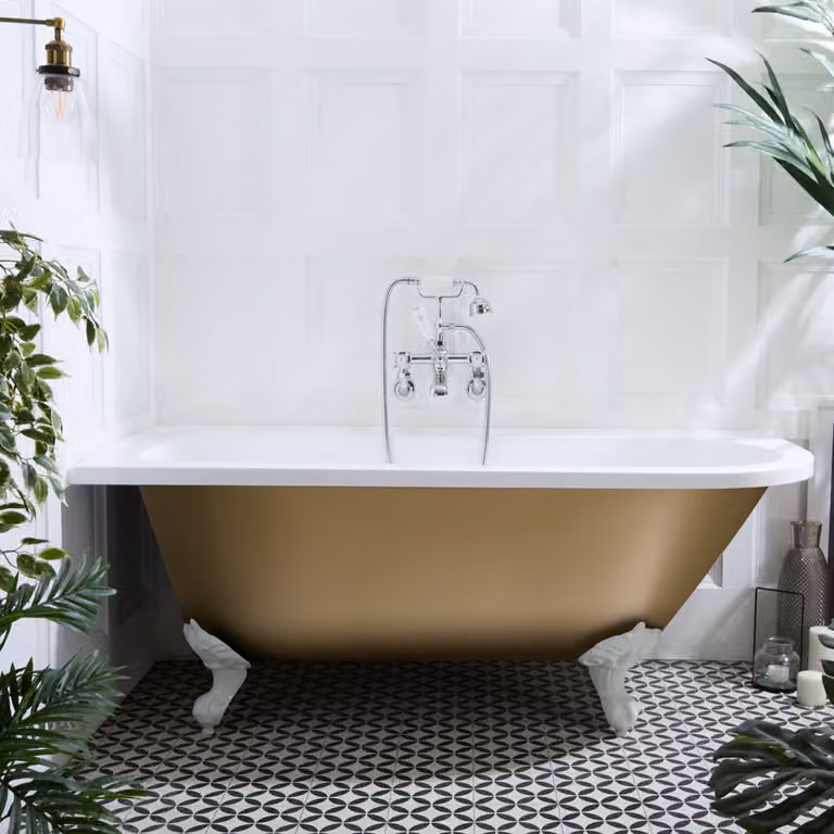 Bañera exenta de esquina Hudson Reed en color oro metalizado, versión izquierda, de acrílico, An/P/Al: 168,5 x 75 cm