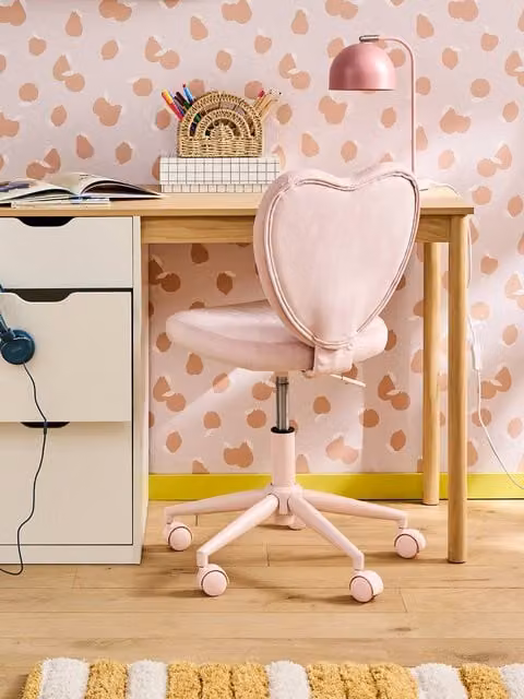 Silla de escritorio infantil VERTBAUDET con respaldo de corazón en terciopelo rosa, altura regulable y con ruedas, An/P/Al: 50.5 x 42 x 82.5 cm