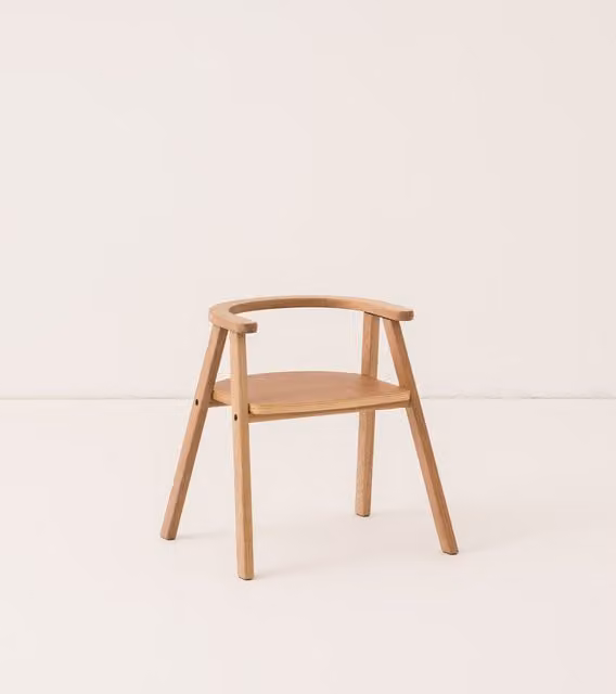 Silla infantil Nobodinoz Growing en color verde con estructura de madera de haya y roble