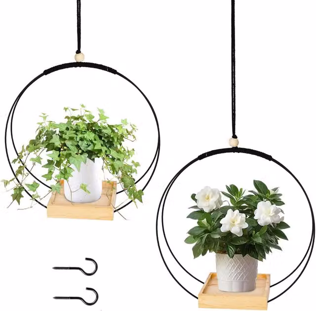 Juego de 2 macetas colgantes Neptune de metal negro con base de madera para tus plantas de interior