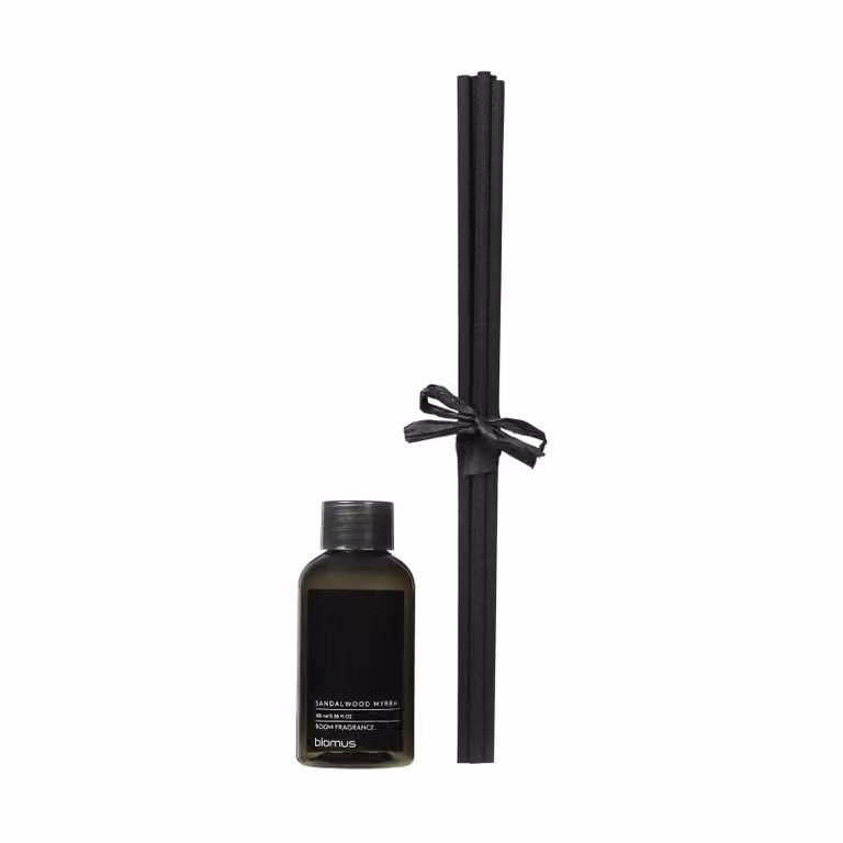 Recambio para difusor con varillas Blomus Fraga de 100 ml con aroma Sandalwood & Myrrh en color negro
