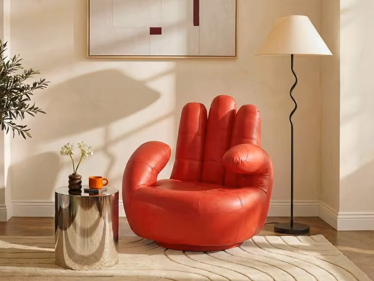 Sillón giratorio clásico Catchy de Vente-Unique en piel sintética roja con reposabrazos