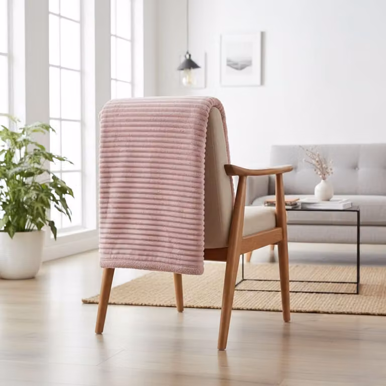 Manta plaid Manterol de borreguito rosa con diseño jacquard, An/P: 130 x 160 cm