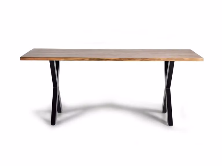Mesa de comedor rectangular de madera de acacia con borde natural y patas de metal en color marrón y negro de Giner y Colomer