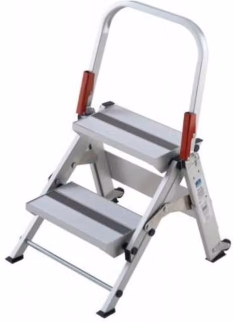 Taburete profesional de aluminio Gierre de 2 peldaños en color plata con altura máxima de trabajo de 2,44 m