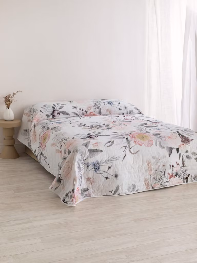 Colcha reversible Delicate Bouquet de Happyfriday en algodón con diseño floral multicolor, An/P: 270 x 260 cm