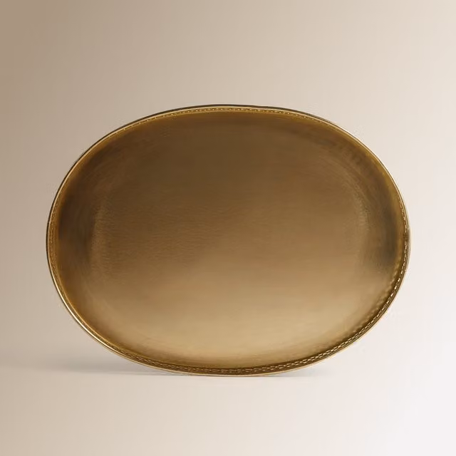 Bandeja decorativa oval de metal estilo Art Nouveau en color dorado Soldini de El Corte Inglés