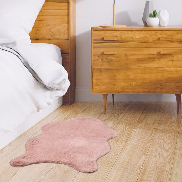 Alfombra de pelo sintético ultrasuave HOME DECO FACTORY de poliéster, An/P: 90 x 60 cm, disponible en rosa o marrón