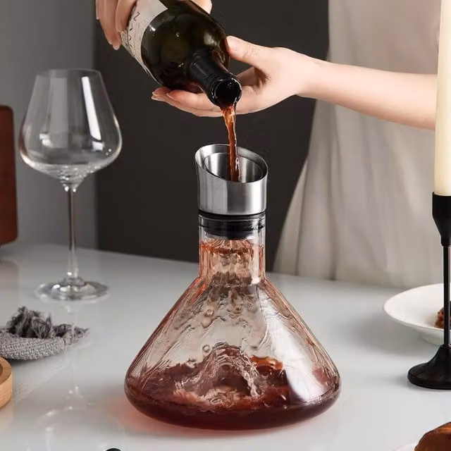 Decantador de vino tinto Iceberg con aireador de cristal y acero inoxidable, boquilla antigoteo y filtro integrado, 1,5 l, transparente