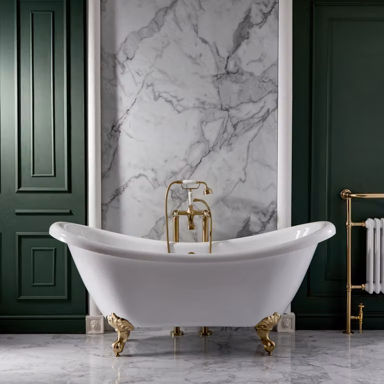 Bañera exenta de acrílico Hudson Reed en color blanco y ovalada con patas en oro satinado, An/P/Al: 175 x 77 x 73 cm
