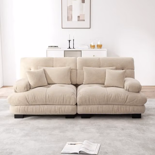 Sofá Esquinero Cloud de la marca KELLANY en Chenilla Marrón Claro con Estructura de Madera Maciza y Cojines Decorativos