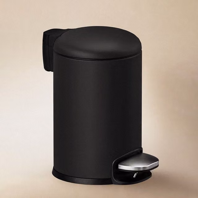 Papelera de baño Cosmic Essential de acero inoxidable negro con pedal y cierre suave de 5 l