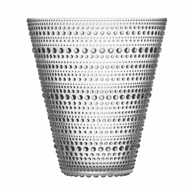 Jarrón Kastehelmi de Iittala en color transparente de cristal con diseño geométrico moderno